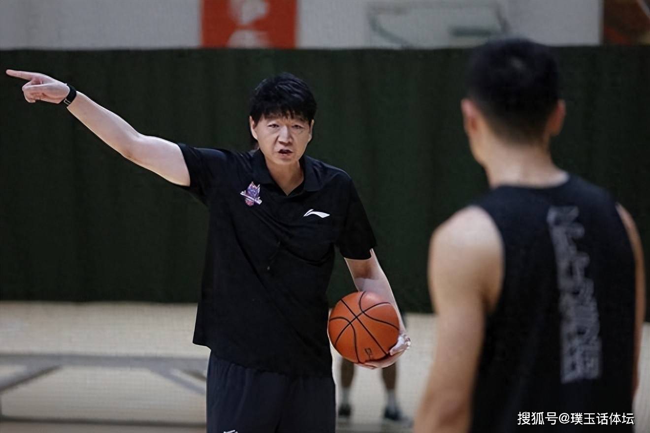 欧篮联转会期走向成谜，山东男篮伤情更新，目标明确，年轻球员得到机会的简单介绍爱游戏品牌互动